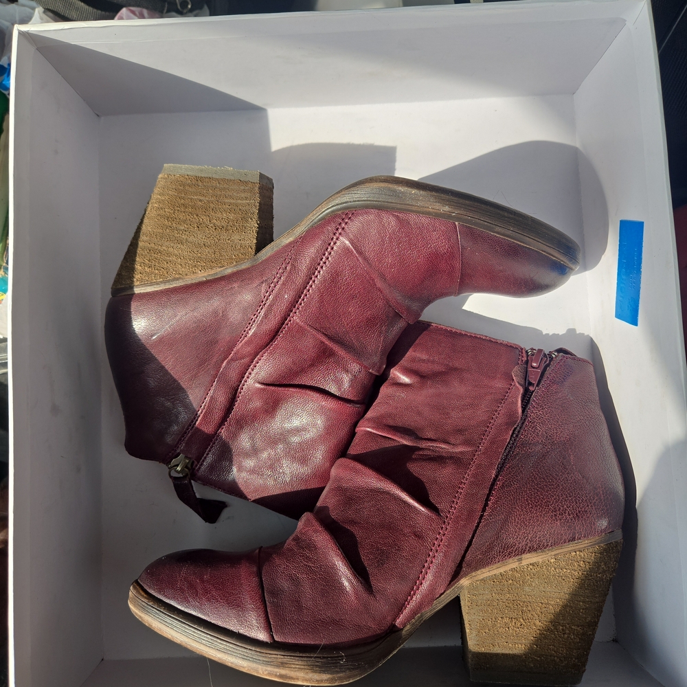 Sofft Burgundy Ankle Boots with Chunky Heel